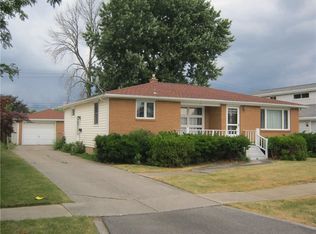 71 Betty Lou Ln, Cheektowaga, NY