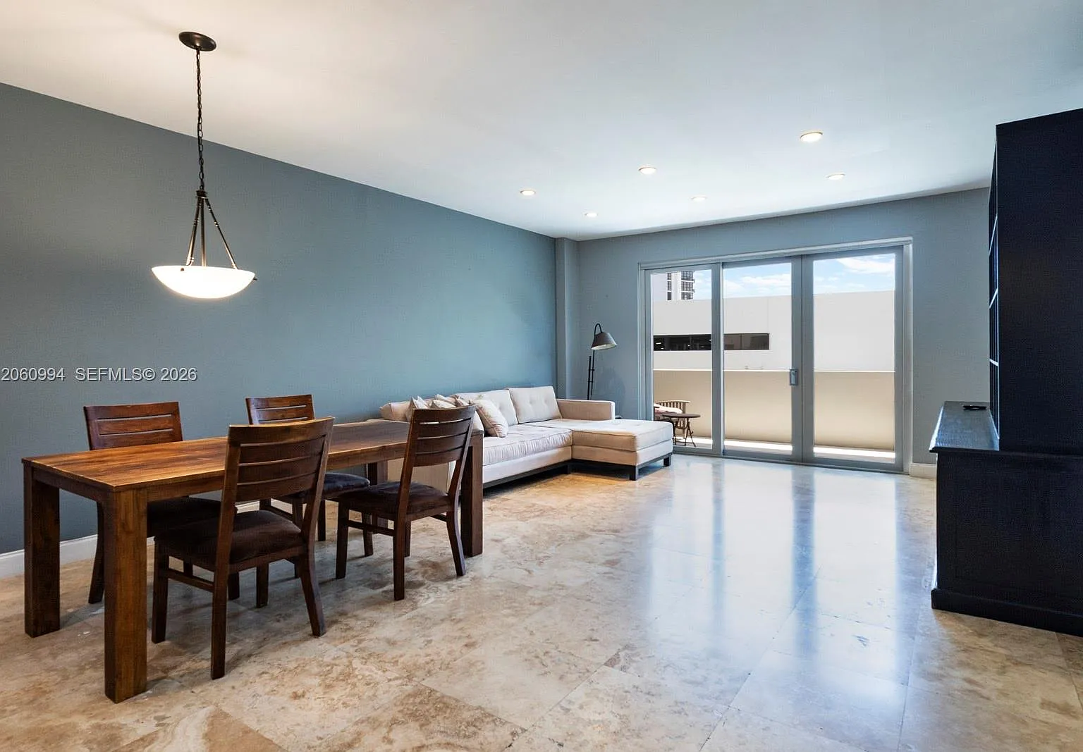 Island Terrace Condo — Photo 4