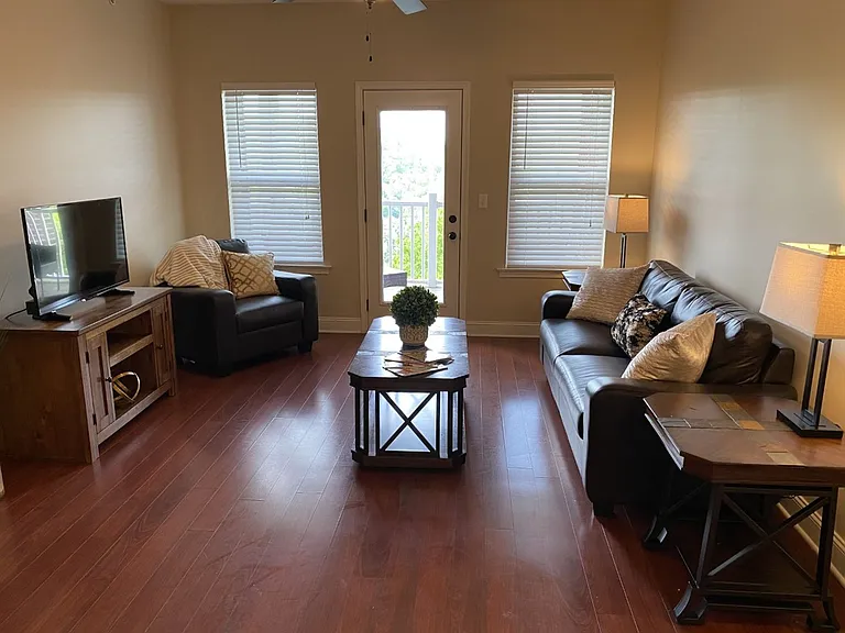 Eagle View Luxury Apartments — Photo 209