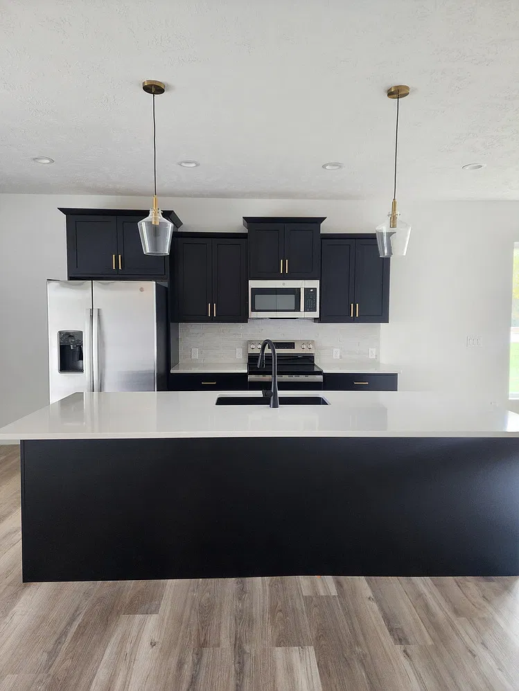 3 bed, $1,200 — Photo 3