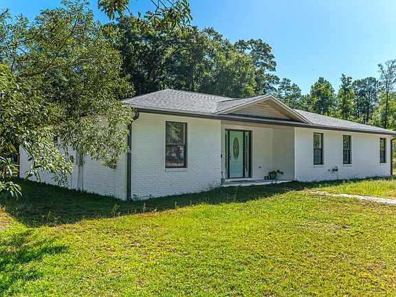 3rd image of 83 Edgewood Dr