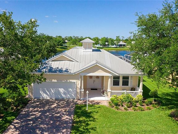 2nd image of 449 NE Canoe Park Cir