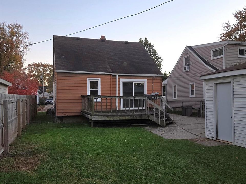 294 Charlevoix St, photo 4