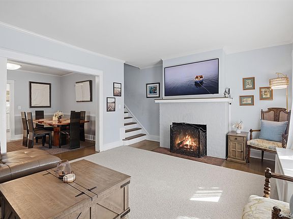5th image of 220-222 Carol Avenue