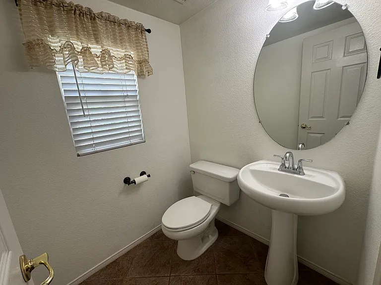 24037 Dearborn Dr — Photo 9