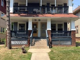 11913 Cromwell Ave, Cleveland, OH