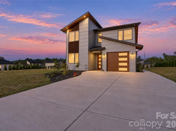 79 Scott Meadows Dr, Asheville, NC 28806