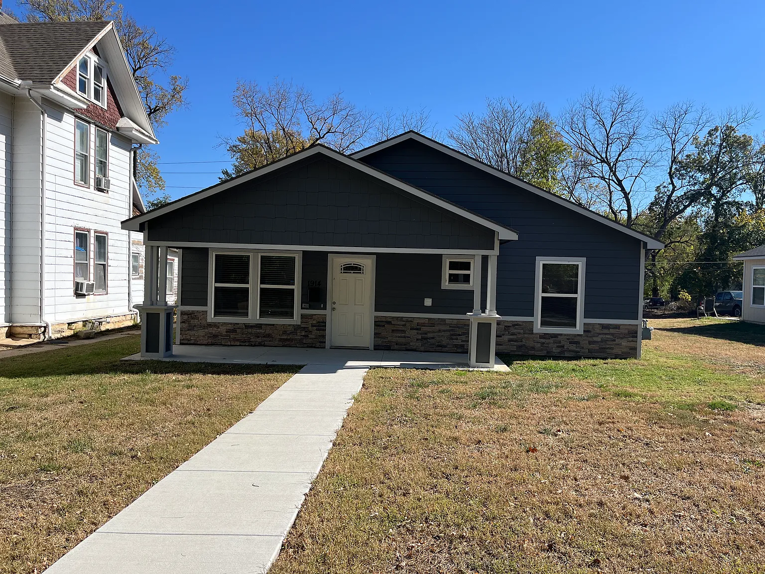 3 bed, 1292 sqft, $1,600 — Photo 1