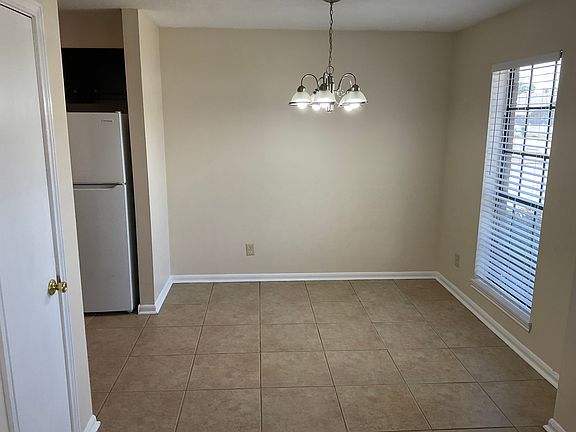4th image of 1521 Jennifer St #1521