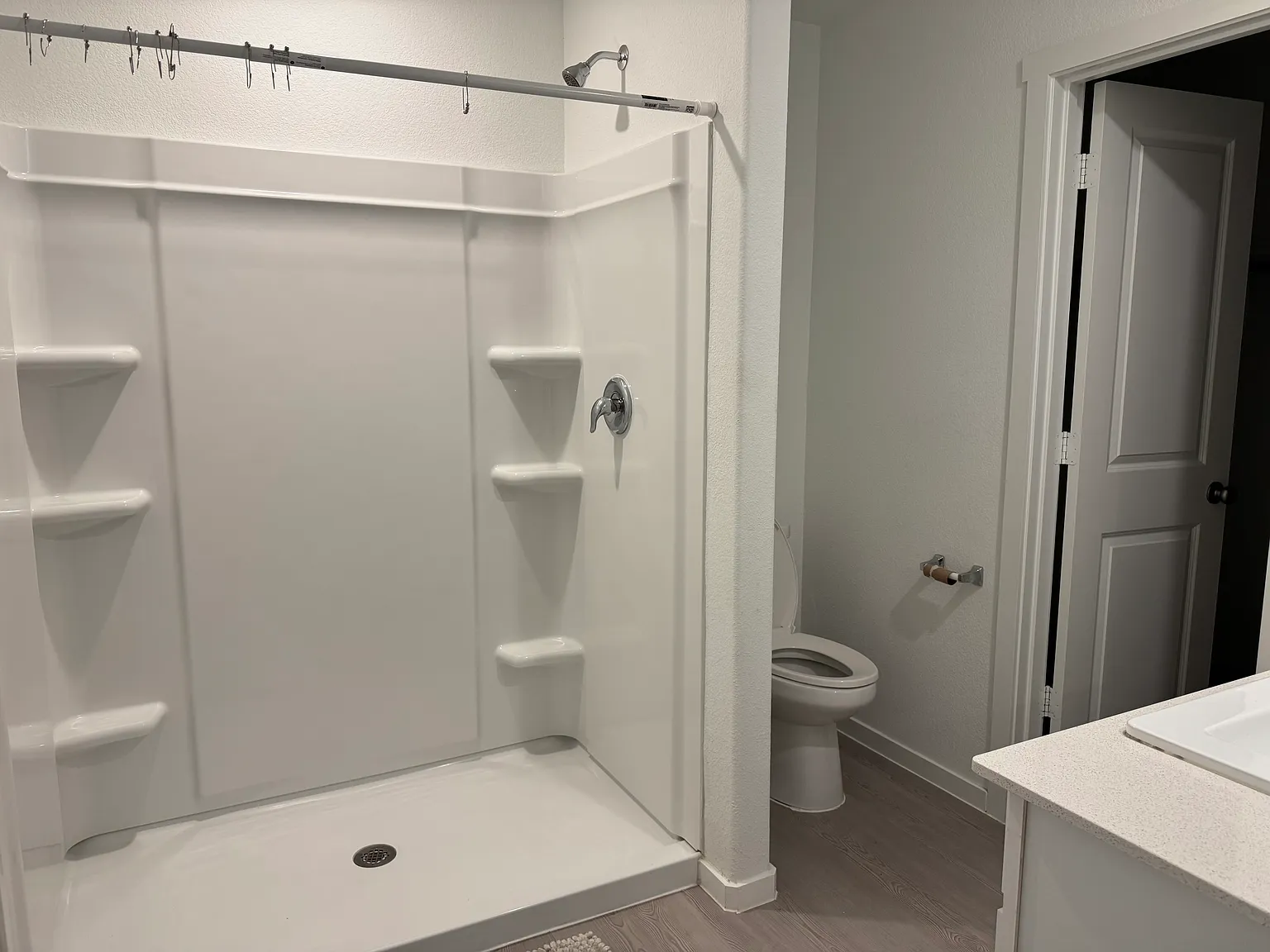 3 bed, 1464 sqft, $1,900 — Photo 4