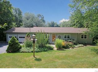 29 Rock Ridge Rd, Newtown, CT 06470