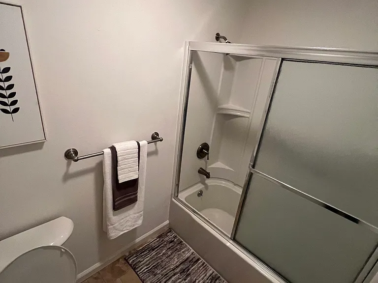 1240 Walker Ave #TOP FLOOR — Photo 8