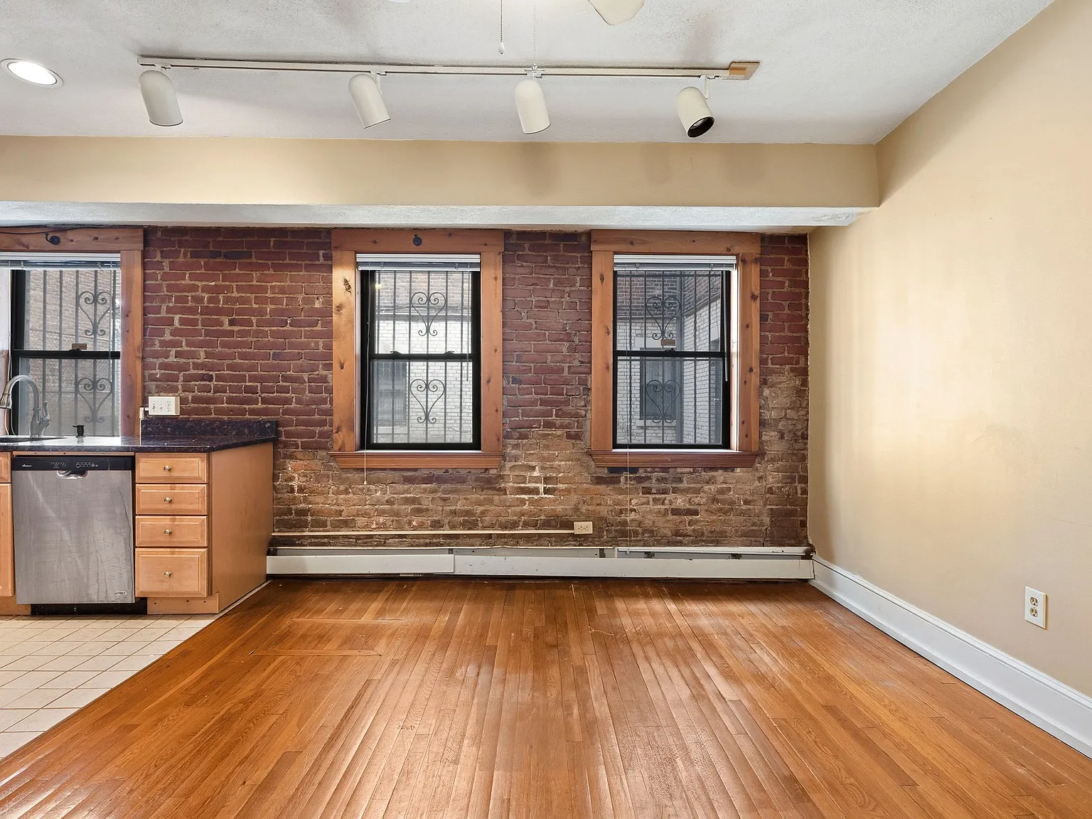 2 bed, 760 sqft, $3,400 — Photo 4