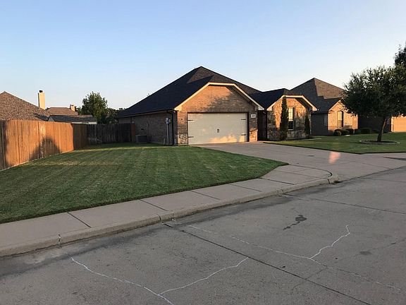 3rd image of 4306 Savannah Ln