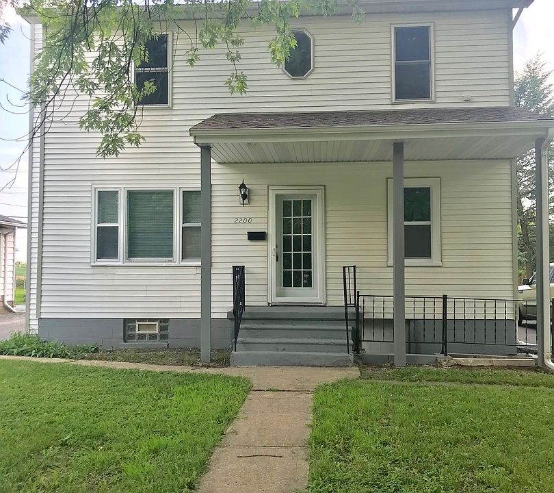 1st image of 2200 E Washington St