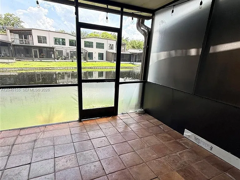 9717 N New River Canal Road 406 #406 — Photo 15