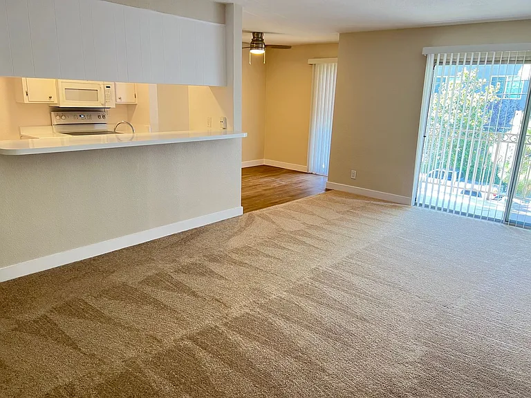 9600 Reseda Blvd — Photo 4