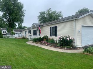 1087 John F Kennedy Dr, North Wales, PA 19454