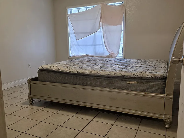 7020 Boston Dr — Photo 3