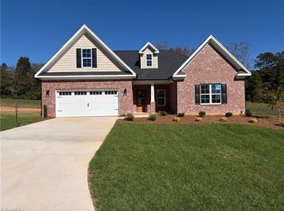 1933 Michelle Dr, Clemmons, NC 27012