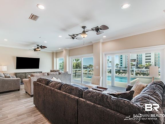 3rd image of 332 W Beach Blvd