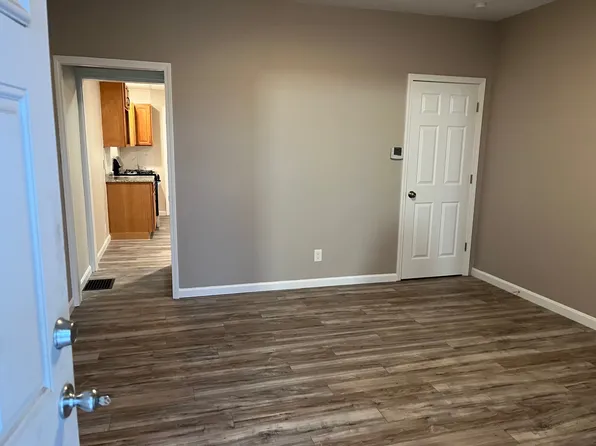 211 Carbon St, Duquesne, PA 15110