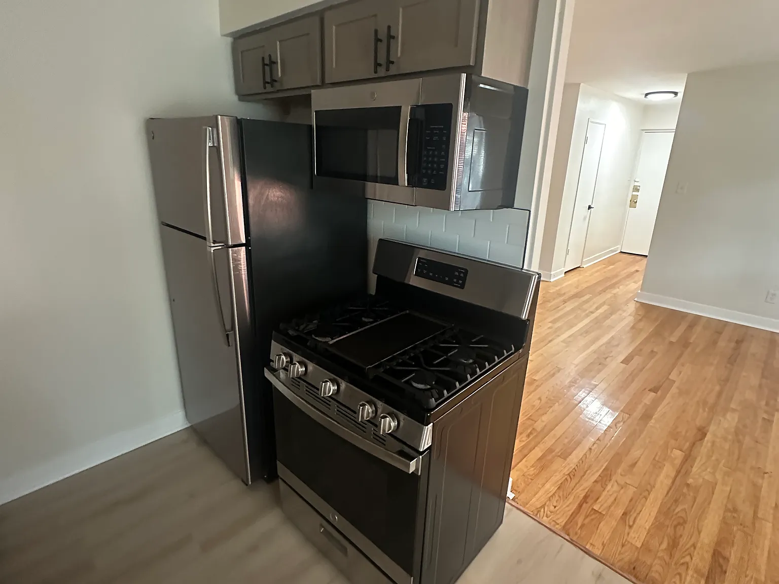 2 bed, 800 sqft, $1,425 — Photo 1
