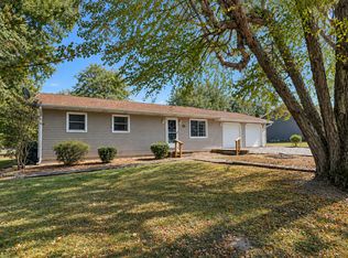 1200 S Wilson St, Benton, IL 62812