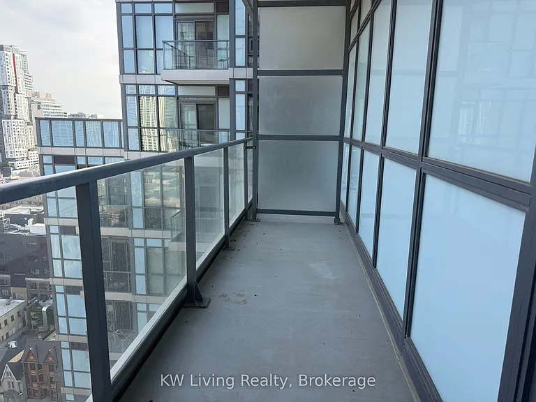 210 Simcoe St #2009 — Photo 6