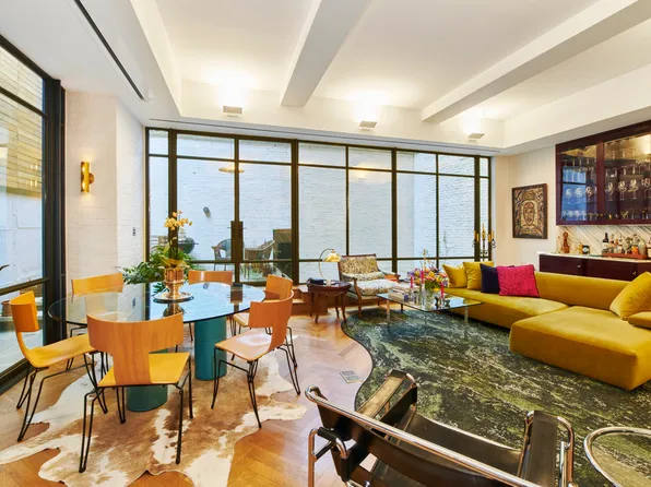 301 East 52nd Street image 1 of 21