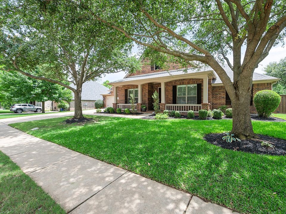 1st image of 905 Killian Dr