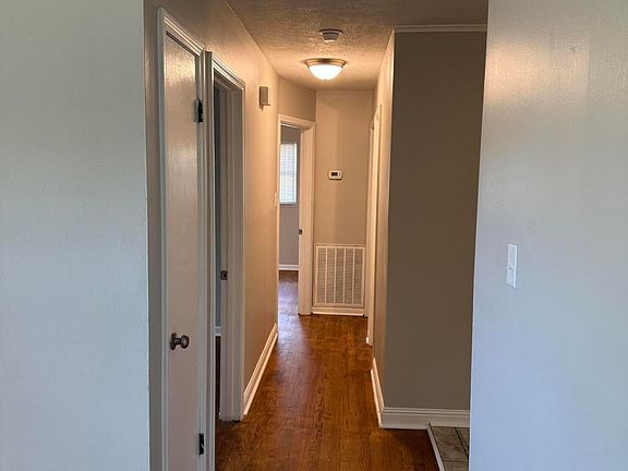 5th image of 2336 Sylvania Ave