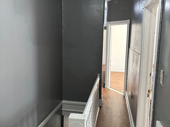 3rd image of 1921 E Ontario St