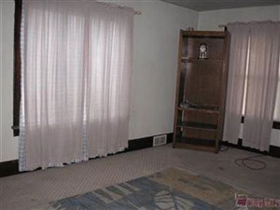 5th image of 629 N Ward Ave