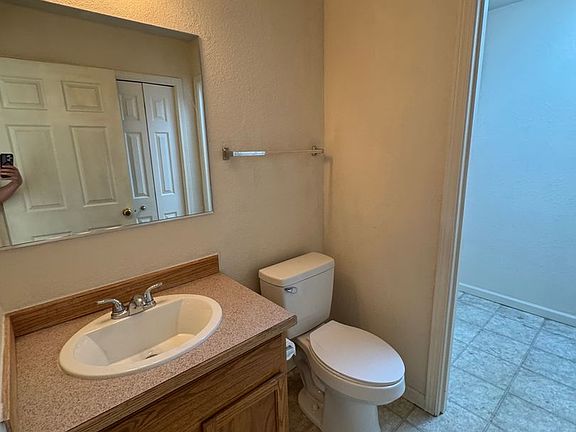 5th image of 1057 W Lookingglass Rd #Stis1055