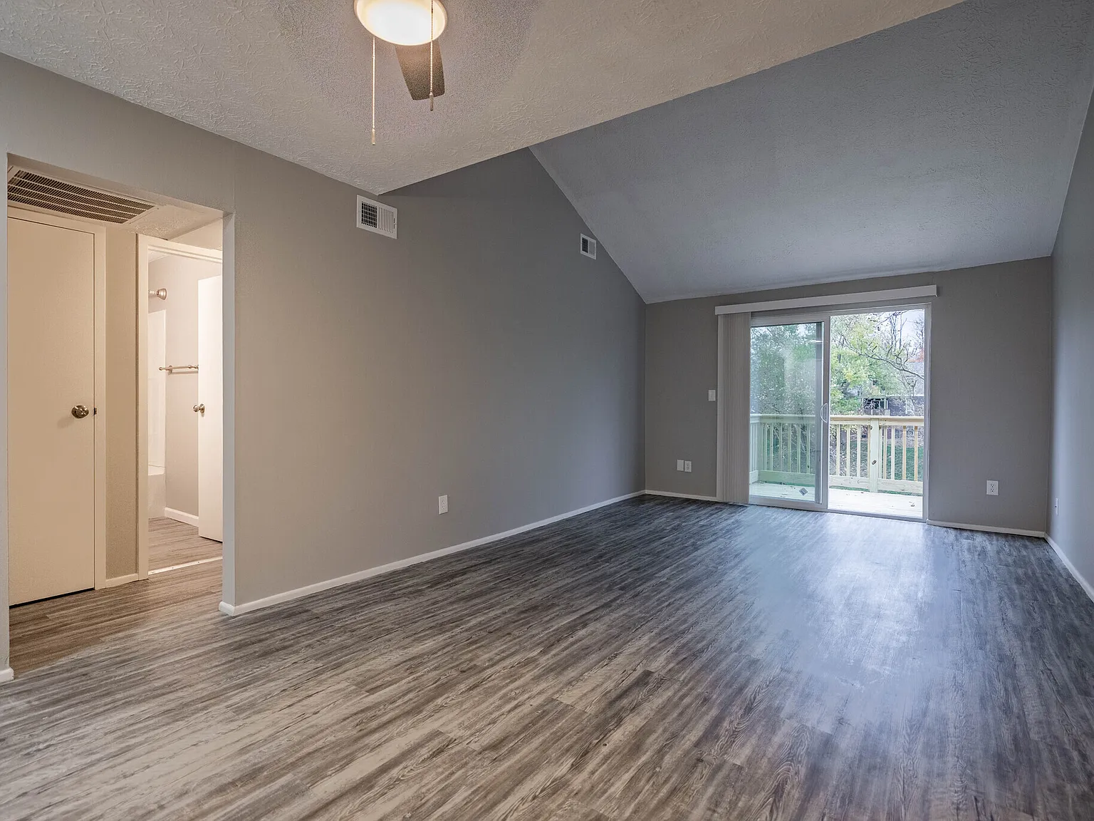 1 bed, 750 sqft, $1,195 — Photo 1