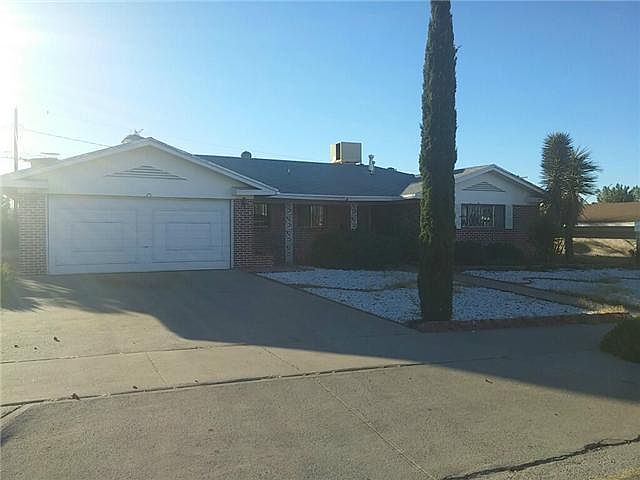 1st image of 304 Clairemont Dr