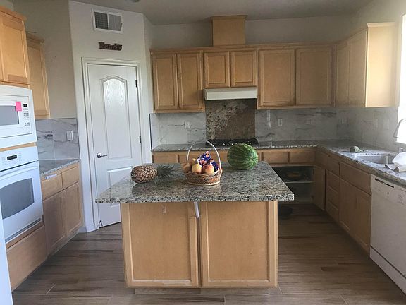 3rd image of 3620 Sky Park Pl