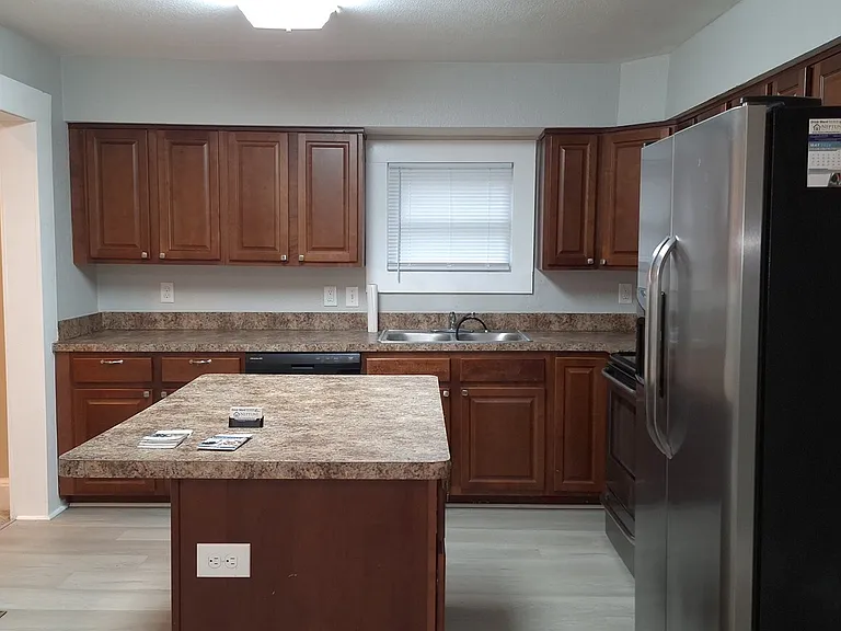 424 Middlesex St — Photo 30