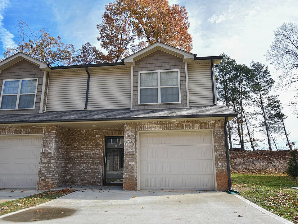 135 Country Ln #504