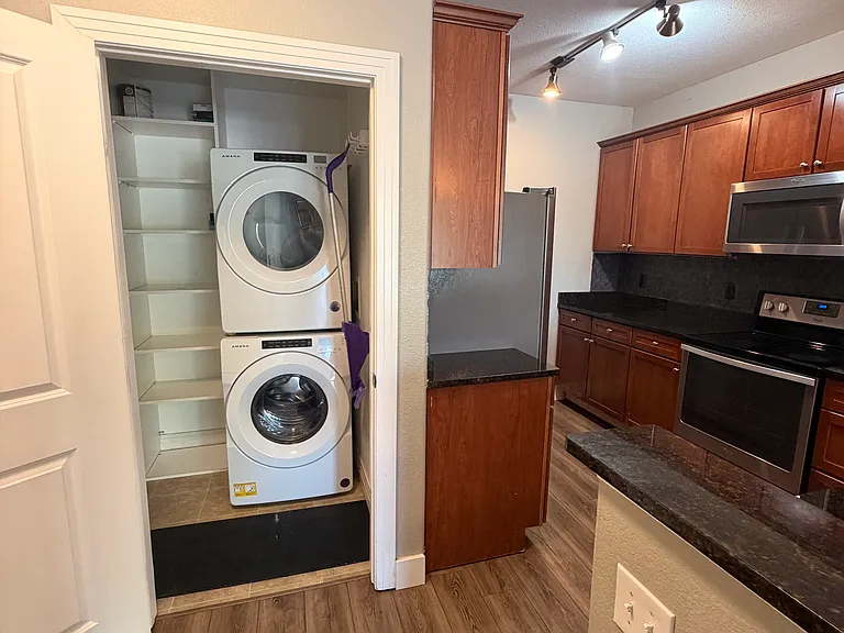 9039 E Panorama Cir #201 — Photo 3