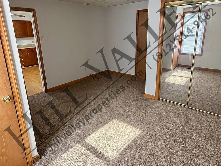 127 Blakely Ave — Photo 7