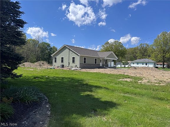 3rd image of 406 S Raccoon Rd
