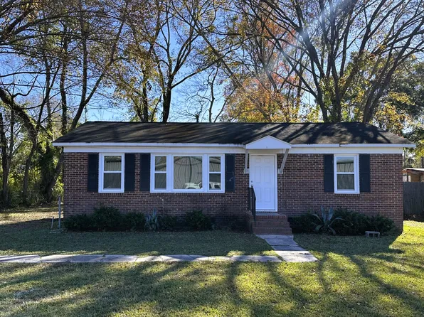 8 Eucalyptus Ave, North Charleston, SC 29418