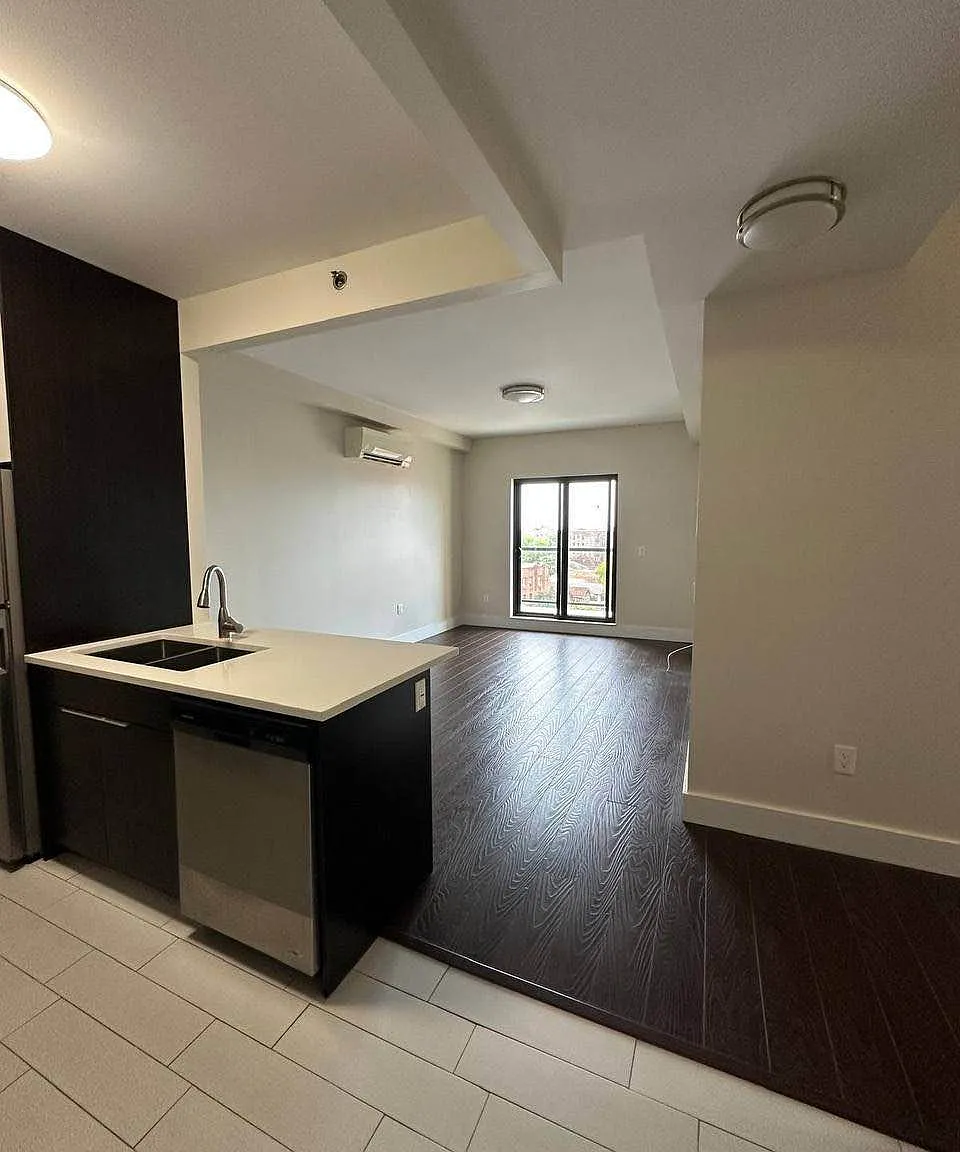 1122 Chestnut Avenue — Photo 2
