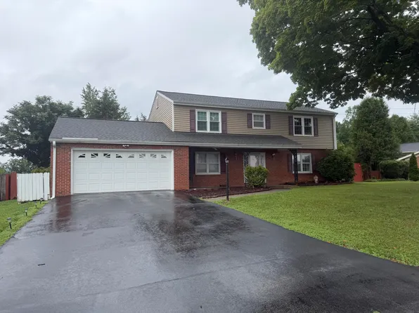5240 Luwana Dr, Roanoke, VA 24018