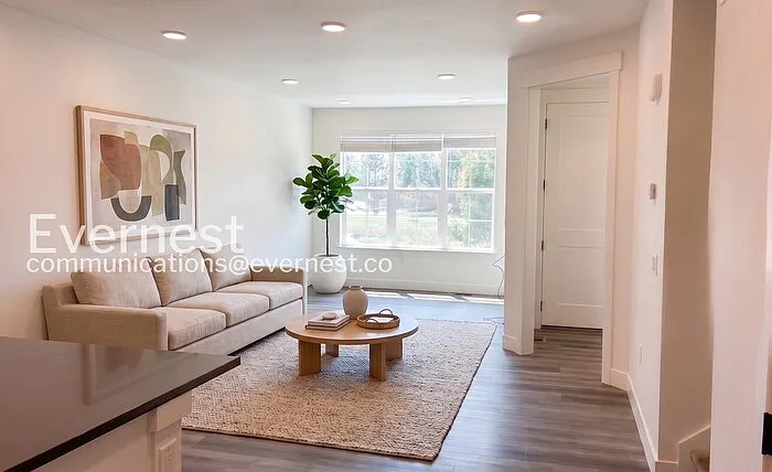 3 bed, 2.5 bath, 2441 sqft, $2,550 — Photo 2