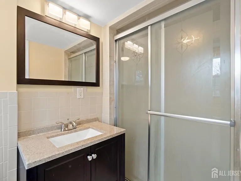 762 Valley St #762 — Photo 20