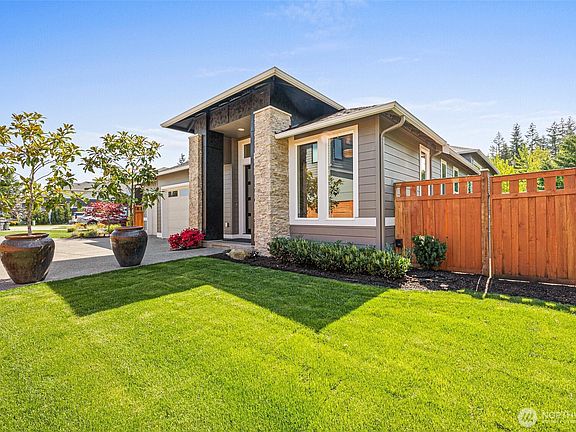 3rd image of 14720 199th Avenue E