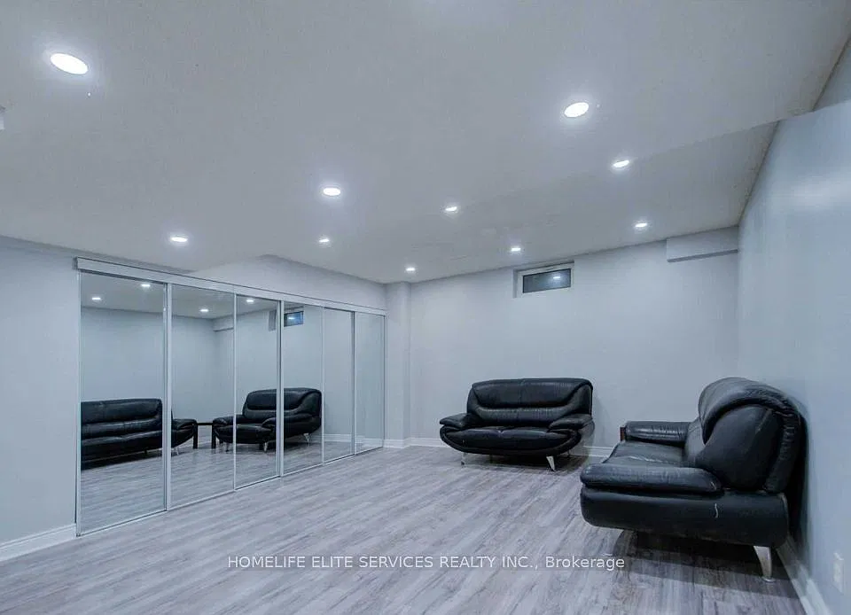 764 Meadowvale Rd #BASEMENT